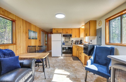 La Pine Cabin | 1 Mi to State Park: Peaceful La Pine Cabin w/Deck