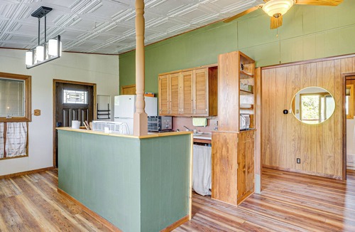 Fostoria Cabin | < 1 Mi to Tuttle Creek Lake: Cabin w/Deck