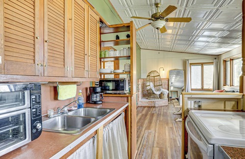 Fostoria Cabin | < 1 Mi to Tuttle Creek Lake: Cabin w/Deck