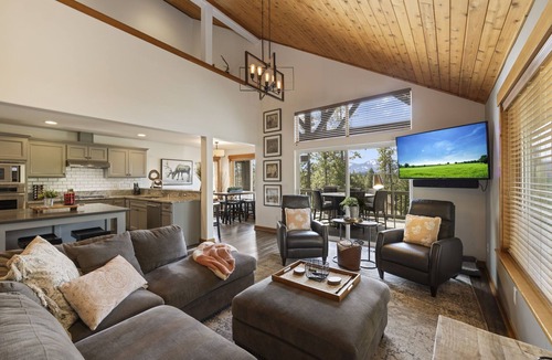 Ronald House | 1 PM Check In/Out+Summer Pool Access-6BD/6BA Compound/Spa