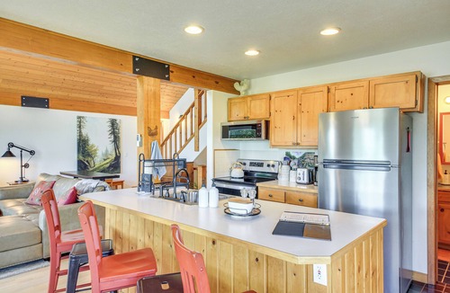 Newport Cabin | ~ 10 Mi to Newport: Pend Oreille Riverfront Cabin