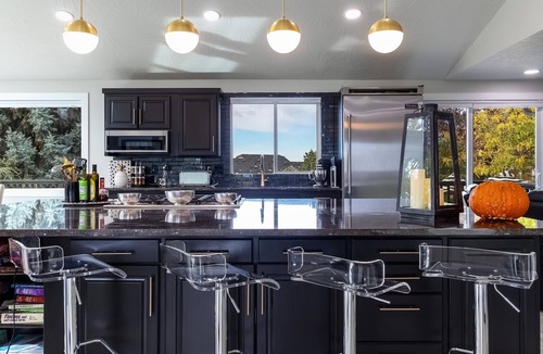 College Place House | 10 minutes from dozens of wineries!