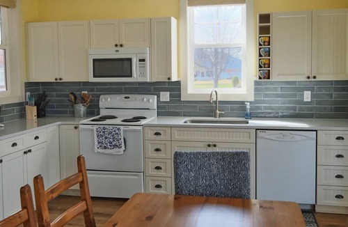 Oroville House | 101 Flip Flop Lane (Country)