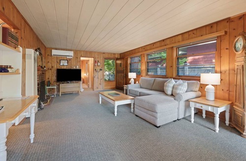 Bend House | 106 m² House ∙ 2 bedrooms ∙ 6 guests