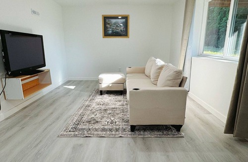 Somerset House | 108 & up, new renovated unit in Bellevue, easy access to Seattle & other citiesn