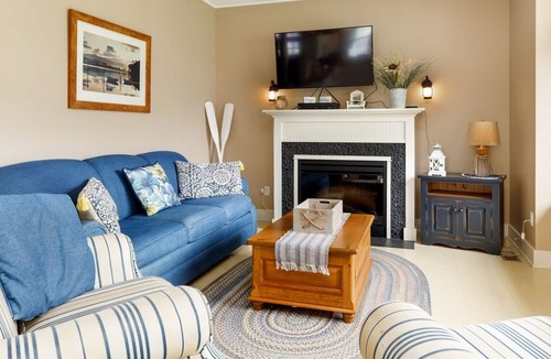 Oroville House | 109 Barefoot Lane (Beach Trail)