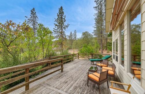 Murphy House | 11 Mi to Cathedral Hills: Home w/Wooded Views!