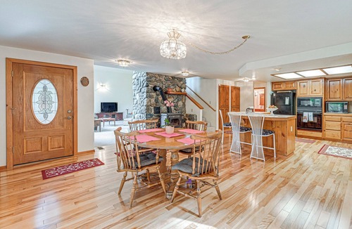 Murphy House | 11 Mi to Cathedral Hills: Home w/Wooded Views!