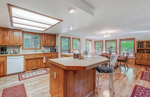 Murphy House | 11 Mi to Cathedral Hills: Home w/Wooded Views!
