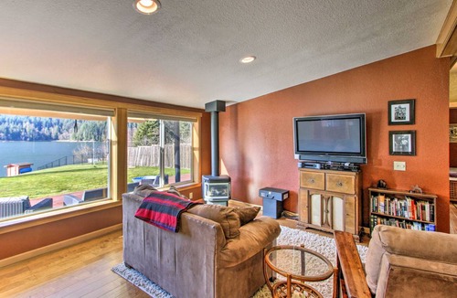 Eatonville House | 111 m² House ∙ 3 bedrooms ∙ 8 guests