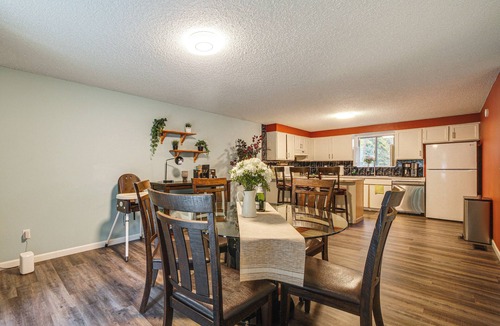 SeaTac Cabin | 12 Mi to Dtwn Seattle! Spacious Home w/Backyard