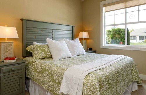 Oroville House | 125 Barefoot Lane (Beach Front)