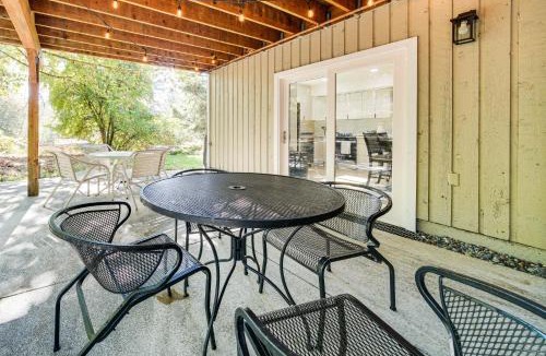 Newcastle Apartment | 13 Mi to Lumen Field & Dtwn Seattle! Cozy Retreat