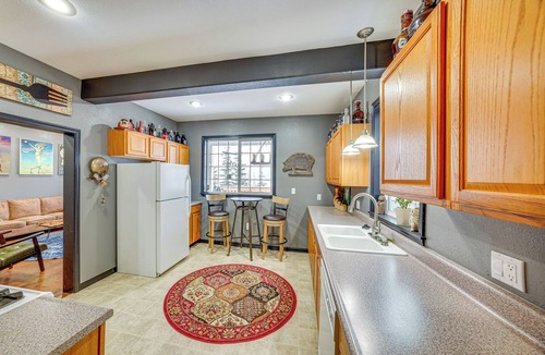 Wallace Cottage | 13 Mi to Skiing: Downtown Wallace Home w/Deck