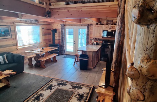 Island Park Cabin | 15 min to Yellowstone. Newly built in 2018 this cabin is meticulous . WIFI ÷ AC