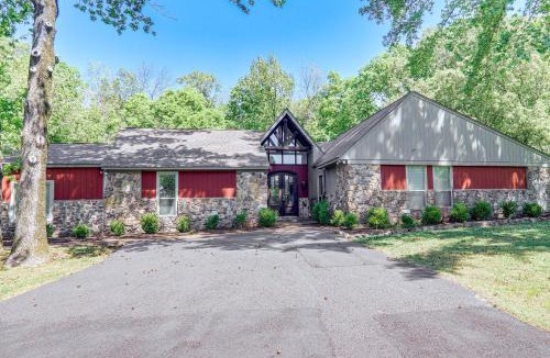 Southaven House | 18 Mi to Dtwn Memphis: Oasis on 8 Acres!