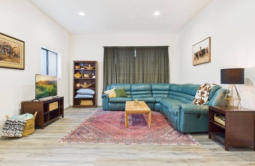 White Bird Apartment | 1bd ADU apartment with a/c and kitchen sleeps 4 Salmon River Hells Canyon