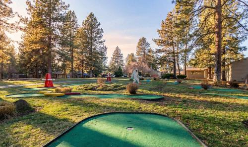 Bend House | 1BR Condo near Mt Bachelor with Resort Amenities