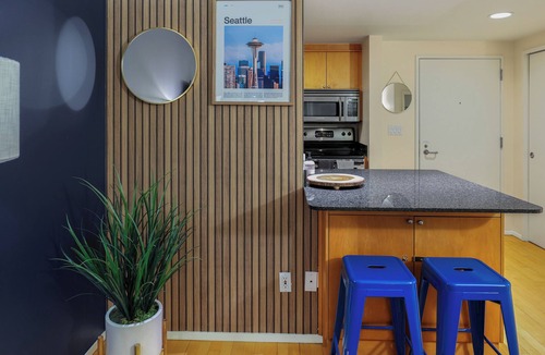 Downtown Seattle Condo | 1BR Condo Near Pike Place, Waterfront View, Parking & Amenities