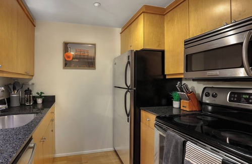 Downtown Seattle Condo | 1BR Condo Near Pike Place, Waterfront View, Parking & Amenities