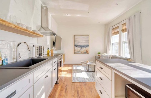 Uptown Apartment | 1BR Fast WiFi Walk to Dining & Breweries