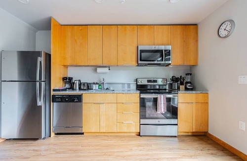 Northwest Bellevue Bed & Breakfast | 1BR | Modern, Chic, AC | Bellevue | Sophari East A