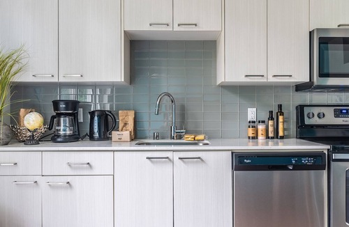 Mercer Island Apartment | 1BR Urban Mercer Island Sophari Suites