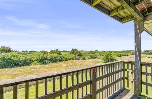 Ocean Shores House | 1st Floor Family Suite with Full Kitchen - Pool and Hot Tub