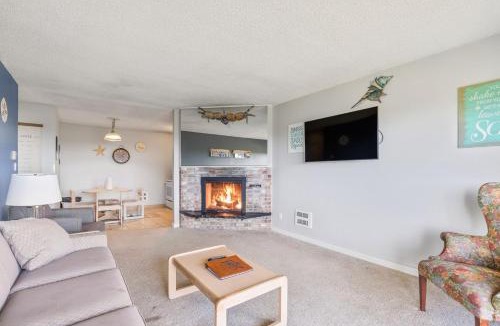 Ocean Shores House | 1st Floor Family Suite with Full Kitchen - Pool and Hot Tub