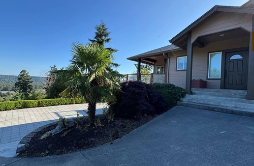 Edgewood House | 2 acres lot with Mt Rainier view
