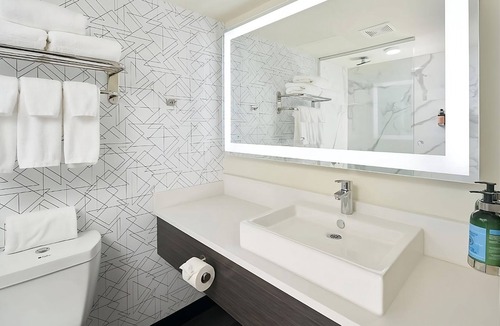 Riverside Hotel | 2 Affordable Units! Near Mobius Children's Museum, Pets Allowed