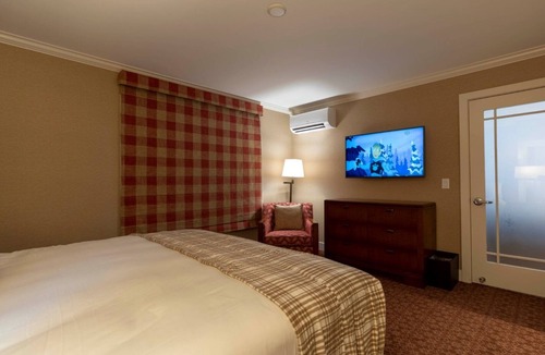 Elkhorn Hotel | 2 Apartments w/2BR each | Enjoy the Mountain View & Access to Village Dining
