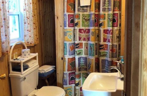 Au Train Cabin | 2 Bedroom Cabin with Beach Access, Porch, & Fireplace