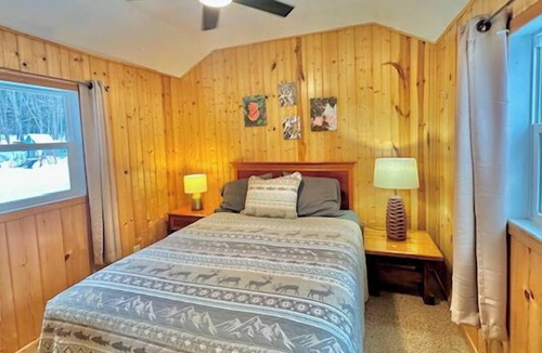 Au Train Cabin | 2 Bedroom Cabin with Beach Access, Porch, & Fireplace