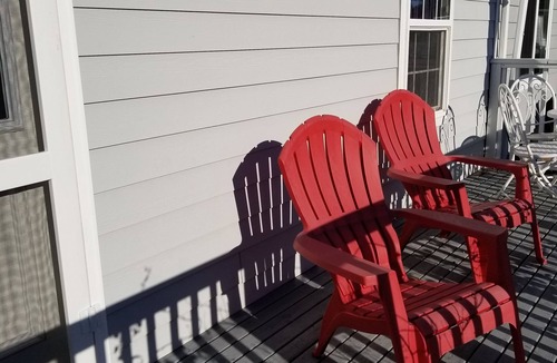 Birch Bay Cottage | 2 Bedroom Cottage in Blaine perfect for a getaway just steps to the water.