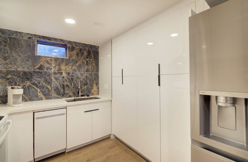 Mercer Island House | 2-bedroom downstairs unit in fabulous Mercer Island