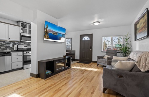 Grants Pass House | 2-bedroom house in lovely Grants Pass close to downtown