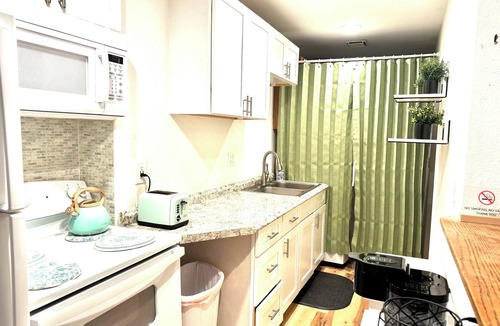 Federal Way House | 2-bedroom house on a lake