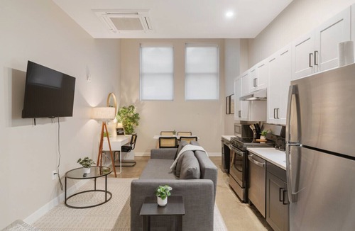 Downtown Cincinnati Apartment | 2 Bedroom Steps from Music Hall & Findlay Market