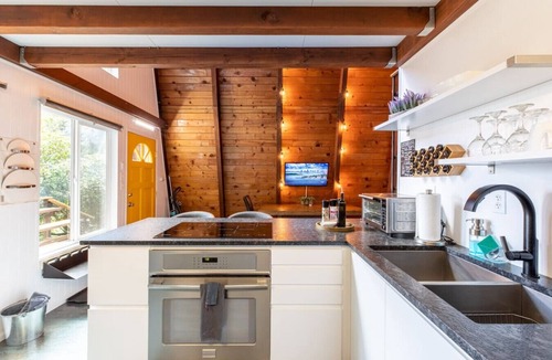 Lakeside House | 2 Homes-14 Acres+2 Spas +Lake Access+Kayaks