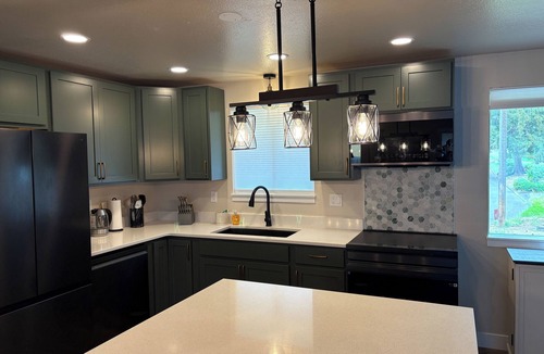 Coeur d'Alene House | 2 King Suites & A Secret Bookcase Room + Pool Table & Ping Pong, AC