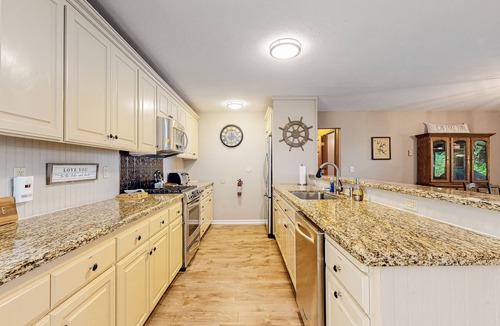 Lakeside House | 2 lakefront homes with year-round dune/water access right from the property