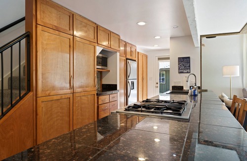 Overlook Park House | 2 Landrise - Walk to SHARC & Passes Included, Hot Tub, Bikes, Tesla Charger