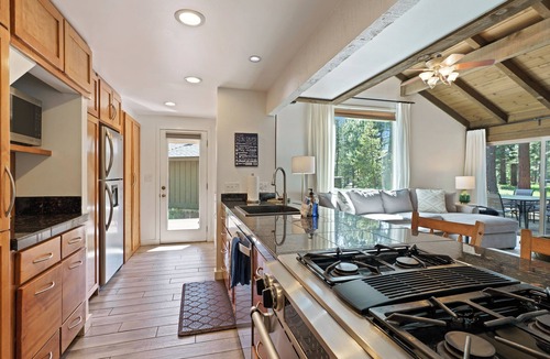 Overlook Park House | 2 Landrise - Walk to SHARC & Passes Included, Hot Tub, Bikes, Tesla Charger
