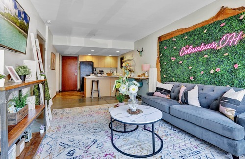 Short North House | 2 Luxury Convention Center Suites w/FREE Parking!