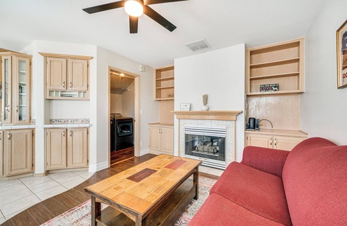 South Richland House | 2 Mi to Badger Mountain: Hot Tub Haven!