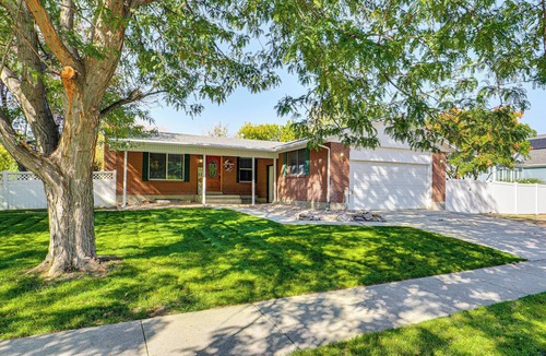 West Jordan House | 2 Mi to Gardner Village: Family Gem w/Fenced Yard
