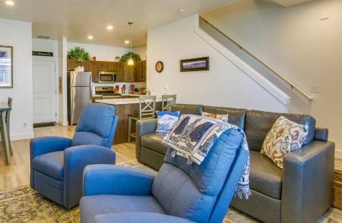 Providence House | 2 Mi to Zootah: Providence Townhome w/Fireplaces
