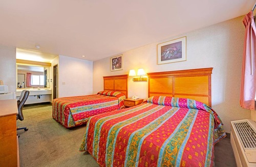 Stevenson Hotel | 2 Pet-friendly Units w/Free Parking | Bridge of the Gods - 4.4 miles away