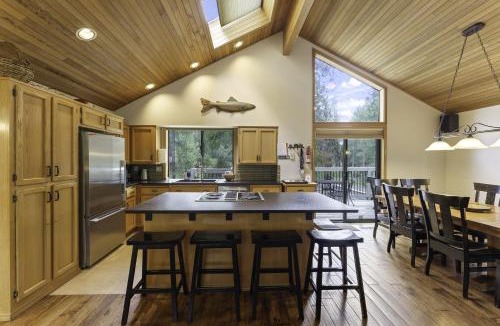 Sunriver House | 2 Quail Home Private Hot Tub